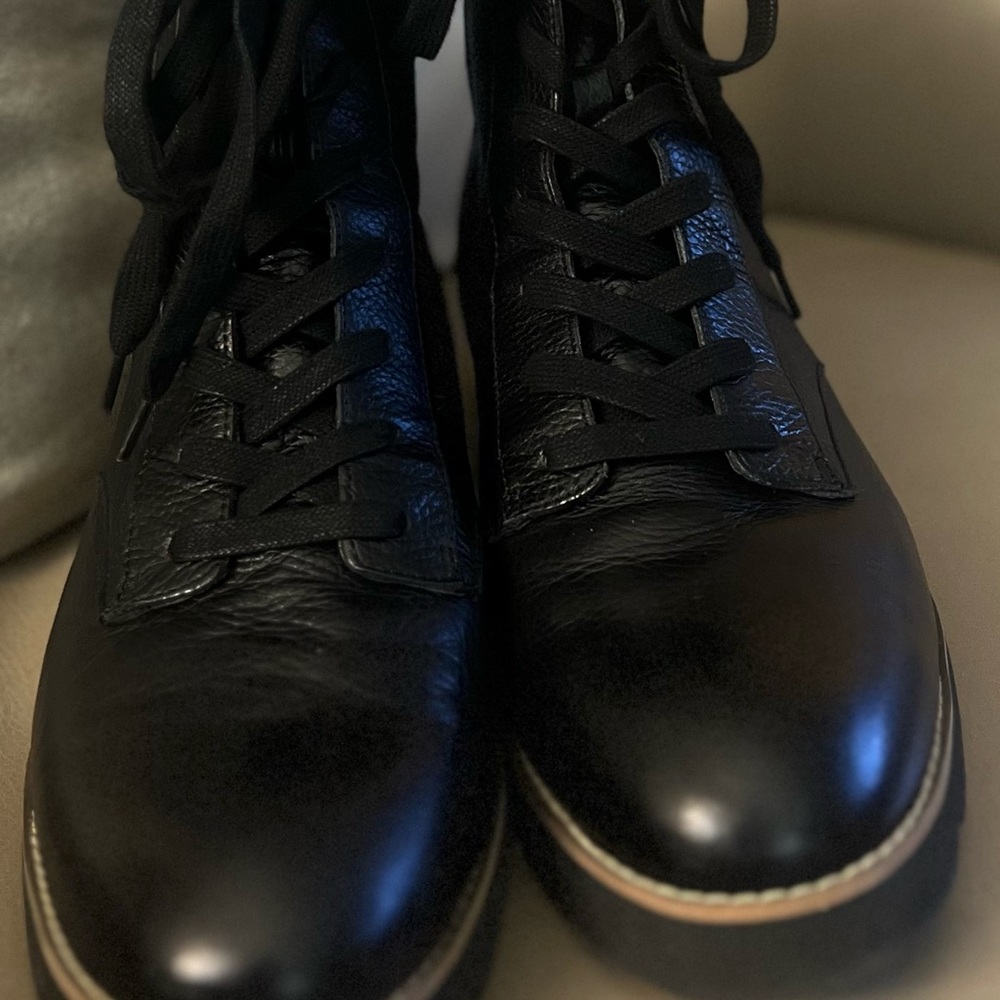 Vionic Lani Lace Up Combat Boots